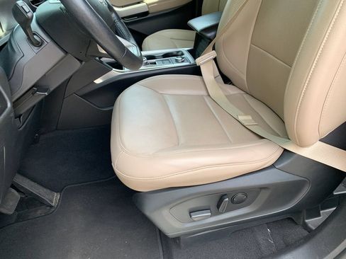 Used 2023 Ford Explorer Limited AWD/4WD image 25