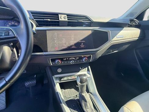 Used 2020 Audi Q3 2.0T Premium Plus w/ Premium Plus Package image 27