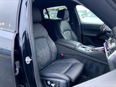 Used 2024 BMW X6 M60i image 10