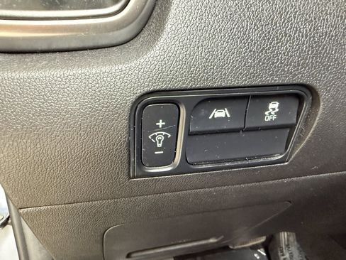 Used 2022 Kia Sorento S w/ Panoramic Sunroof Package FWD image 18