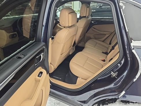 Used 2023 Porsche Macan S w/ Sport Chrono Package image 17