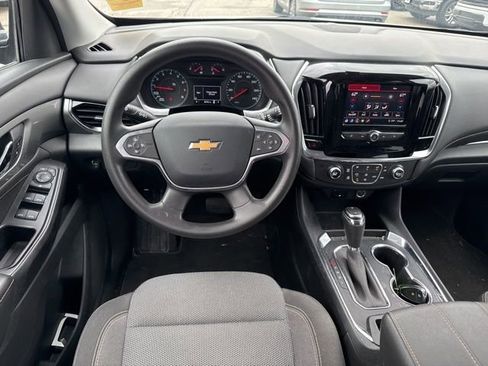 Used 2020 Chevrolet Traverse LS image 16