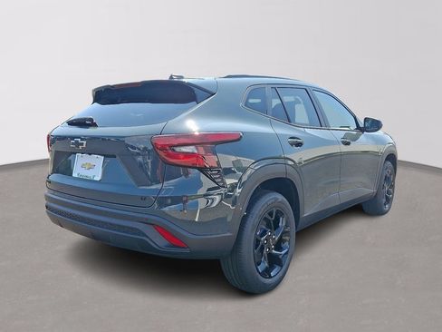 New 2026 Chevrolet Trax LT w/ Driver Confidence Package FWD image 4