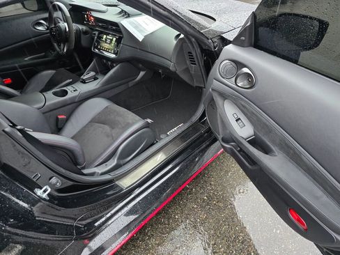 Used 2024 Nissan Z NISMO w/ Floor Mat Package image 11