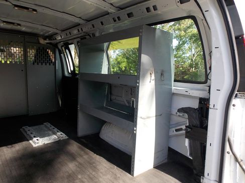 Used 2022 Chevrolet Express 2500 w/ Driver Convenience Package image 14