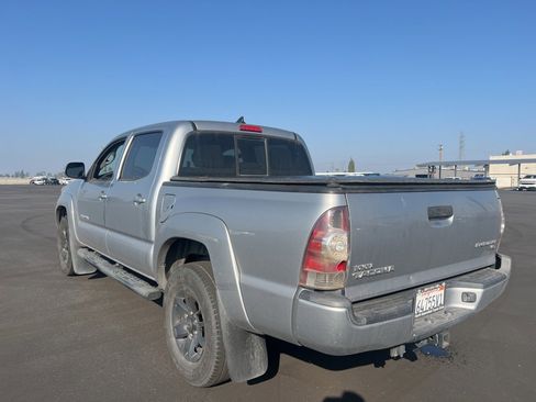 Used 2014 Toyota Tacoma PreRunner image 7