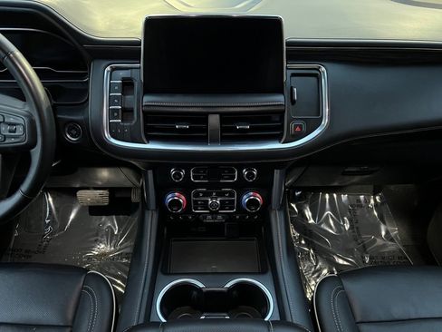 Used 2024 GMC Yukon XL SLT image 35