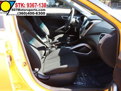 Used 2016 Hyundai Veloster FWD image 20