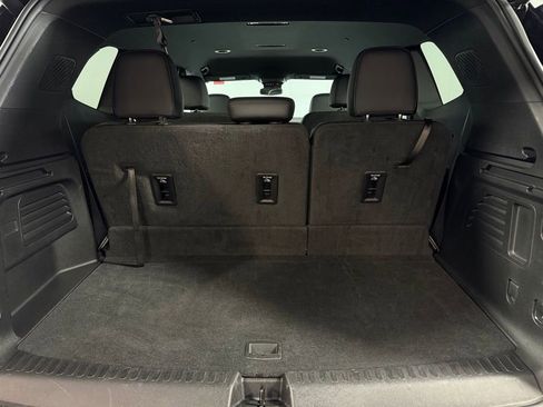 Used 2025 GMC Acadia Elevation w/ Elevation Premium Package image 29