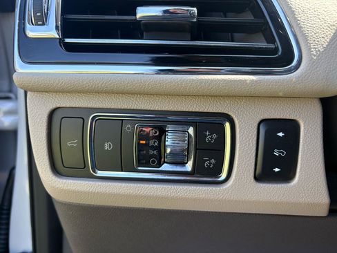 Used 2022 Lincoln Navigator Reserve image 14