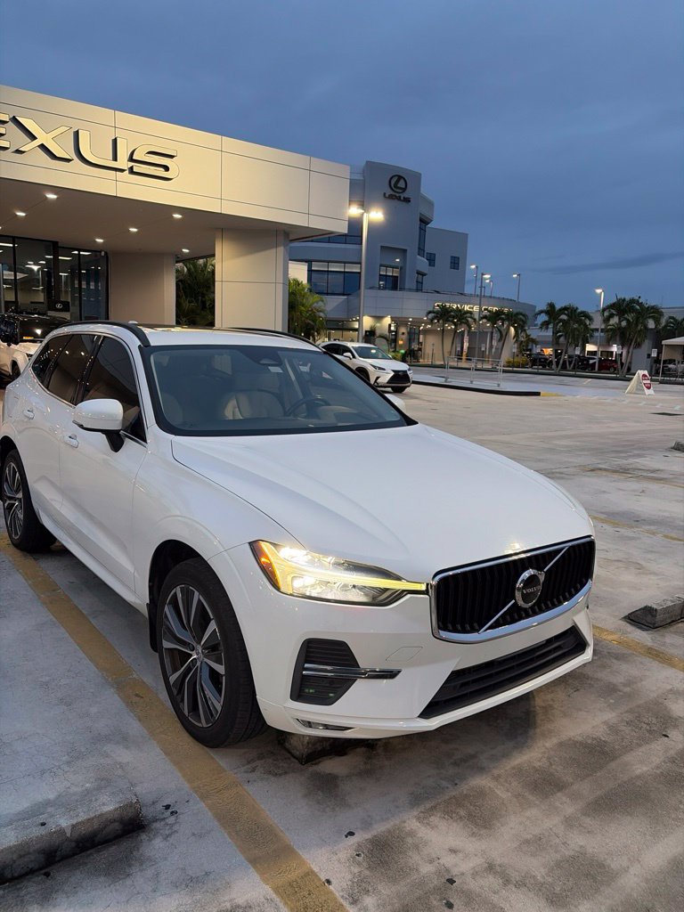 Used 2022 Volvo XC60 B5 Momentum FWD image 1