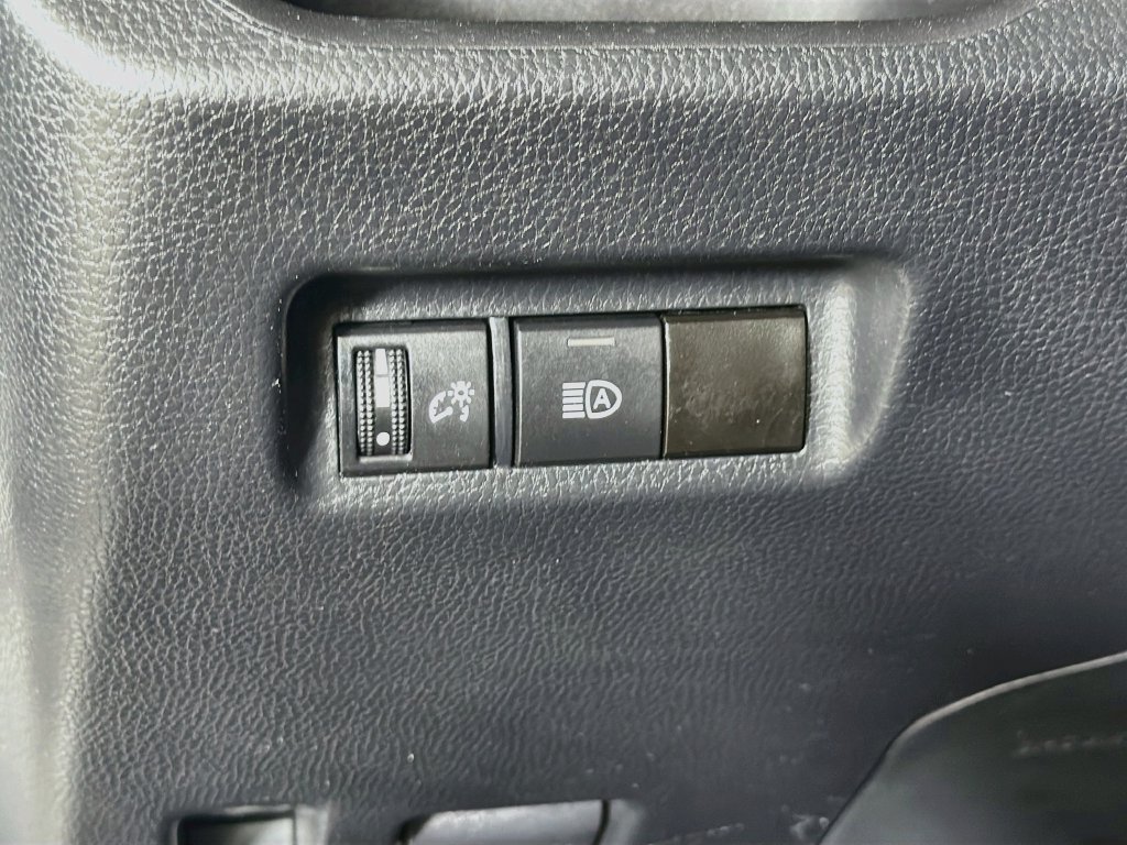 Used 2024 Toyota RAV4 LE AWD/4WD image 11