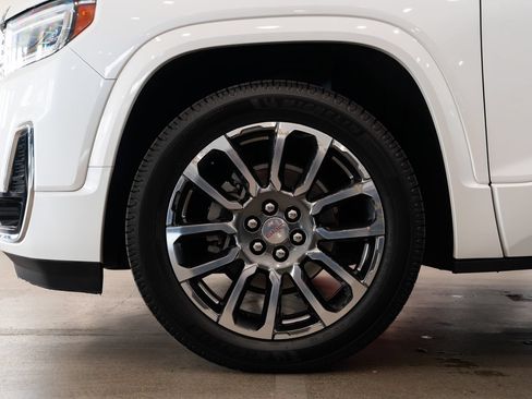 Used 2020 GMC Acadia Denali w/ Technology Package AWD/4WD image 7
