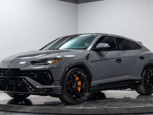 Used 2023 Lamborghini Urus Performante image 2