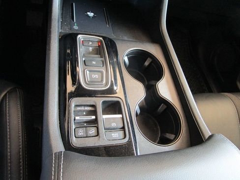 Used 2025 Honda Pilot EX-L image 36