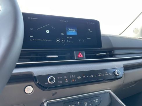 New 2026 Kia Carnival EX image 13