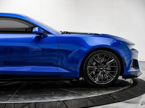 Used 2018 Chevrolet Camaro ZL1 image 18