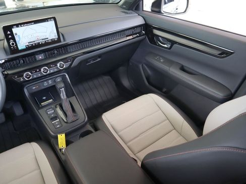 Used 2024 Honda CR-V Sport Touring image 18