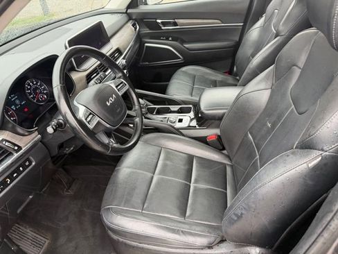 Used 2022 Kia Telluride EX image 16