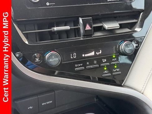 Used 2022 Toyota Camry SE FWD image 30