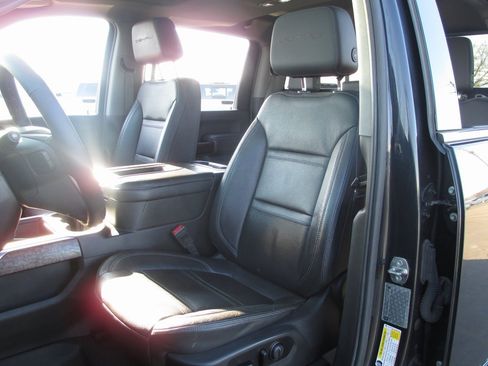 Used 2020 GMC Sierra 3500 Denali w/ Denali Ultimate Package image 21