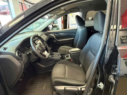 Used 2018 Nissan Rogue S image 18