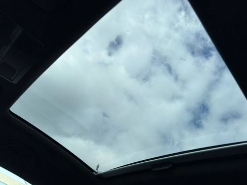 Used 2012 Volkswagen Beetle 2.5 image 32