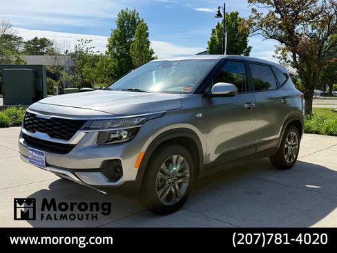 Used 2023 Kia Seltos LX AWD/4WD image 2