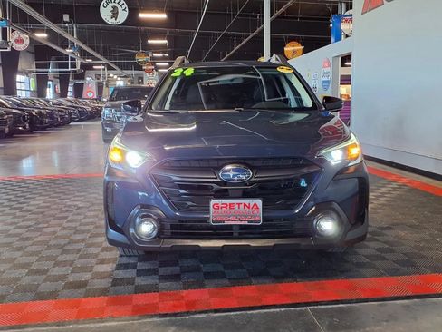 Used 2024 Subaru Outback Premium AWD/4WD image 2