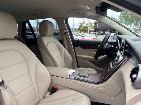 Used 2022 Mercedes-Benz GLC 300 4MATIC image 30
