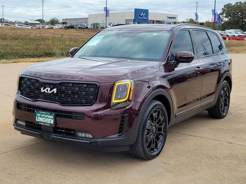 Used 2022 Kia Telluride SX w/ Nightfall Edition Package image 3