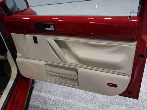 Used 2008 Volkswagen Beetle S image 19