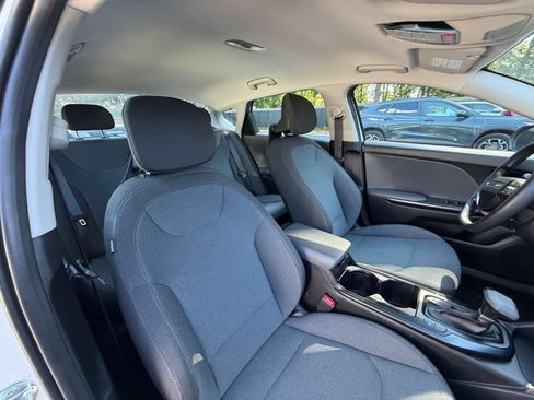 Used 2025 Kia K4 FWD image 35