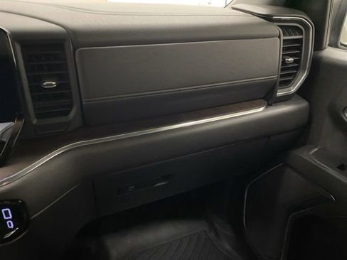 Used 2024 GMC Sierra 1500 SLT AWD/4WD image 34