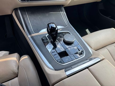 Used 2022 BMW X7 xDrive40i AWD/4WD image 27