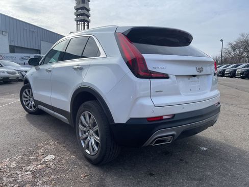 Certified 2022 Cadillac XT4 Premium Luxury w/ Cold Weather Package image 3