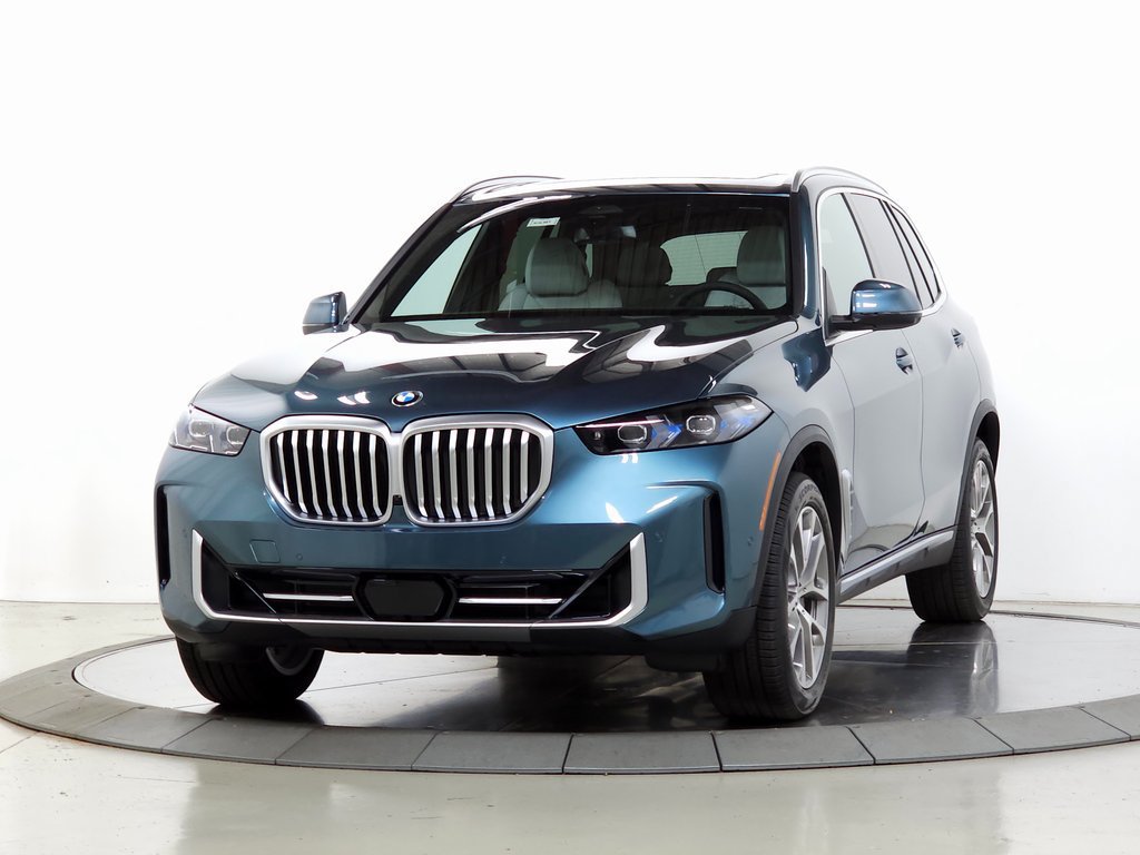 Used 2026 BMW X5 xDrive40i w/ Parking Assistance Package AWD/4WD image 3