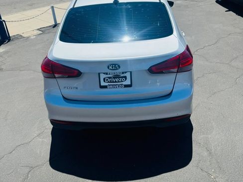 Used 2017 Kia Forte LX FWD image 5
