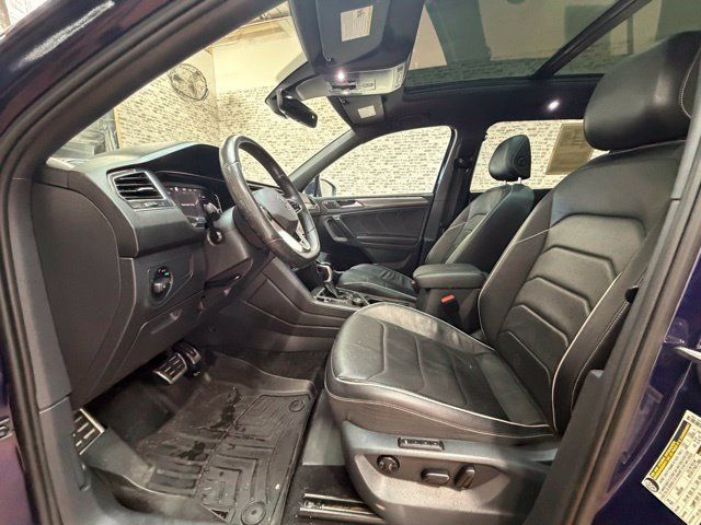 Used 2022 Volkswagen Tiguan SEL R-Line AWD/4WD image 17