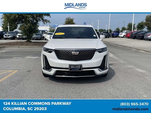 Used 2021 Cadillac XT6 Premium Luxury AWD/4WD image 2