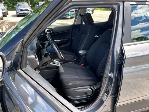 Used 2024 Hyundai Venue SEL FWD image 10