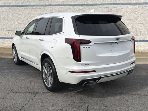 Used 2023 Cadillac XT6 Premium Luxury image 5