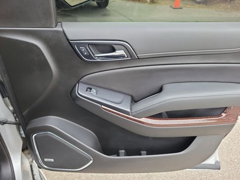 Used 2019 GMC Yukon XL SLT w/ Open Road Package image 10