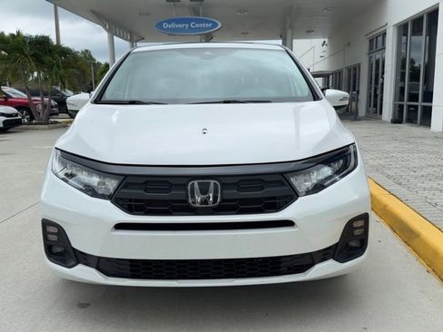 Used 2025 Honda Odyssey EX-L image 3