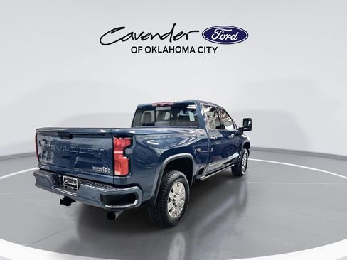 Used 2024 Chevrolet Silverado 2500 High Country w/ Technology Package AWD/4WD image 8