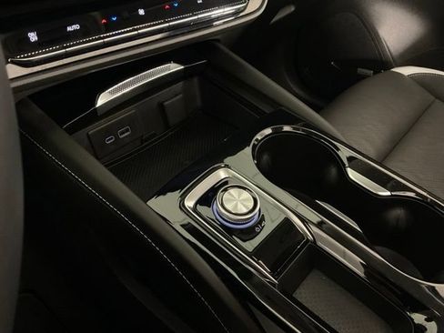 Used 2024 Buick Envision Sport Touring AWD/4WD image 23