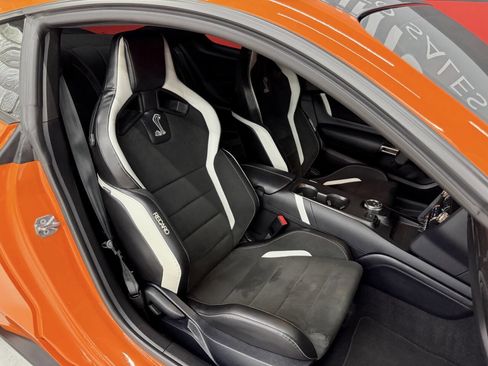 Used 2021 Ford Mustang Shelby GT500 w/ Technology Package image 38