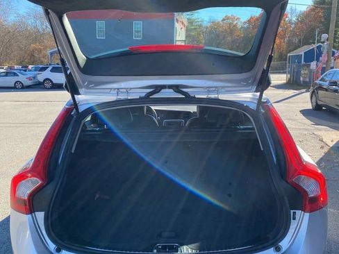 Used 2015 Volvo V60 T5 Premier image 8