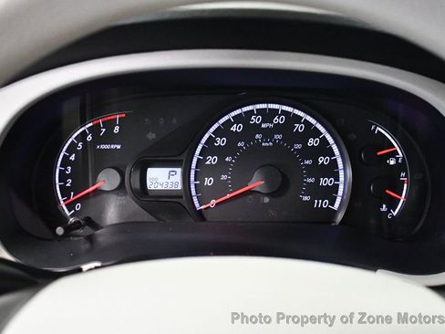 Used 2011 Toyota Sienna LE w/ Towing Pkg image 29