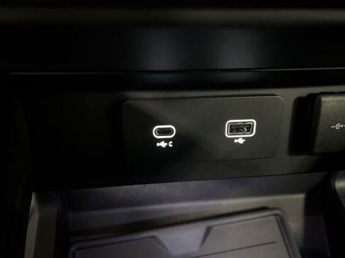 Used 2023 Land Rover Defender 130 X image 36